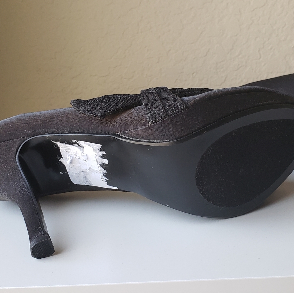 Shose - Picture 2 of 3